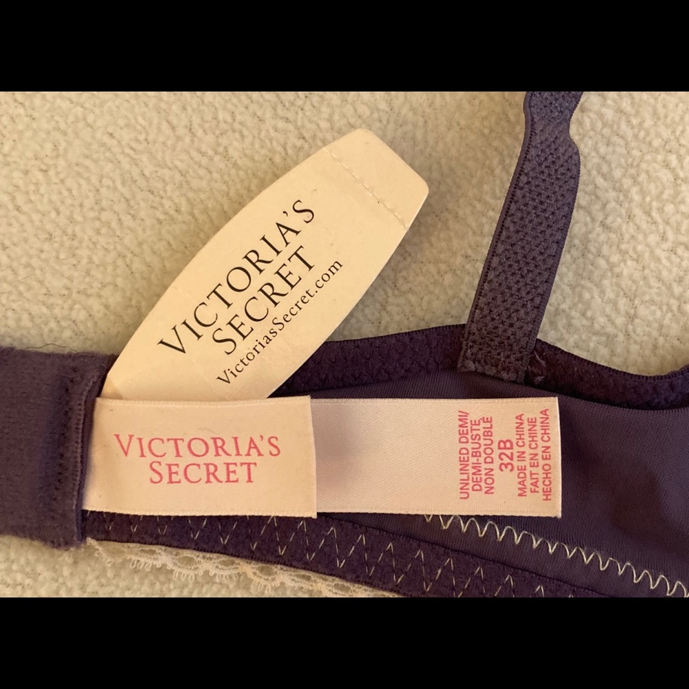 Victoria's Secret 32B Unlined Limited Edition Demi Lingerie Bra - Picture 4 of 4